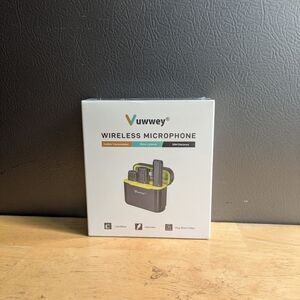 Wireless Microphone - Black and Green